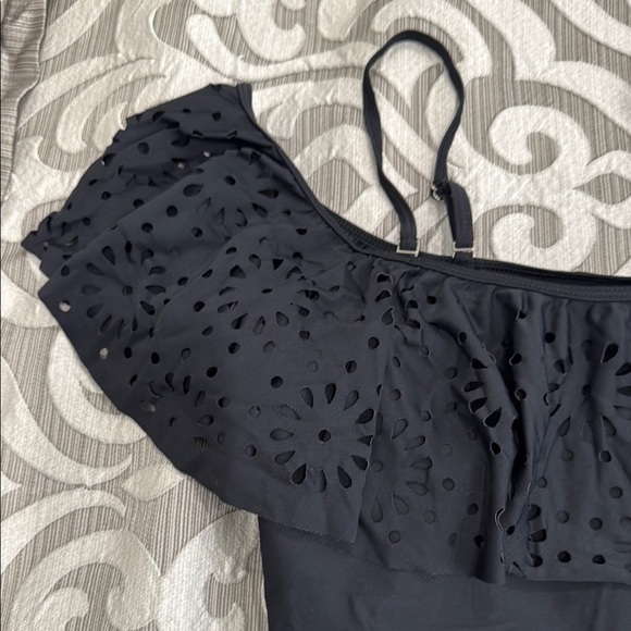 Elegant Black Off-Shoulder one piece swimsuit with removable straps L - Picture 4 of 9